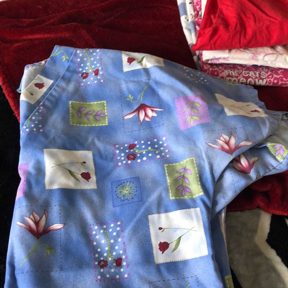 Scrub top floral